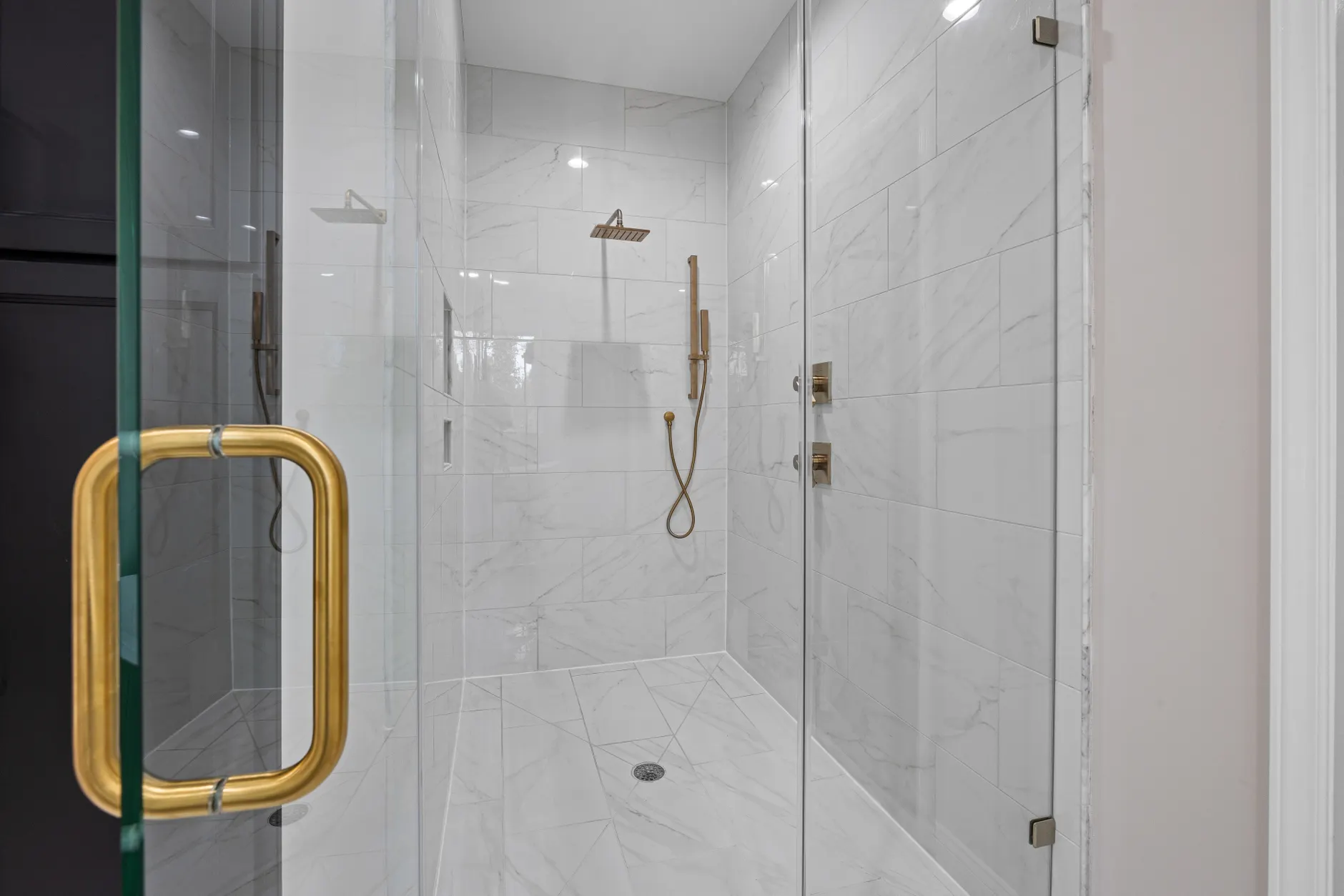 Walk-In and Curbless Showers