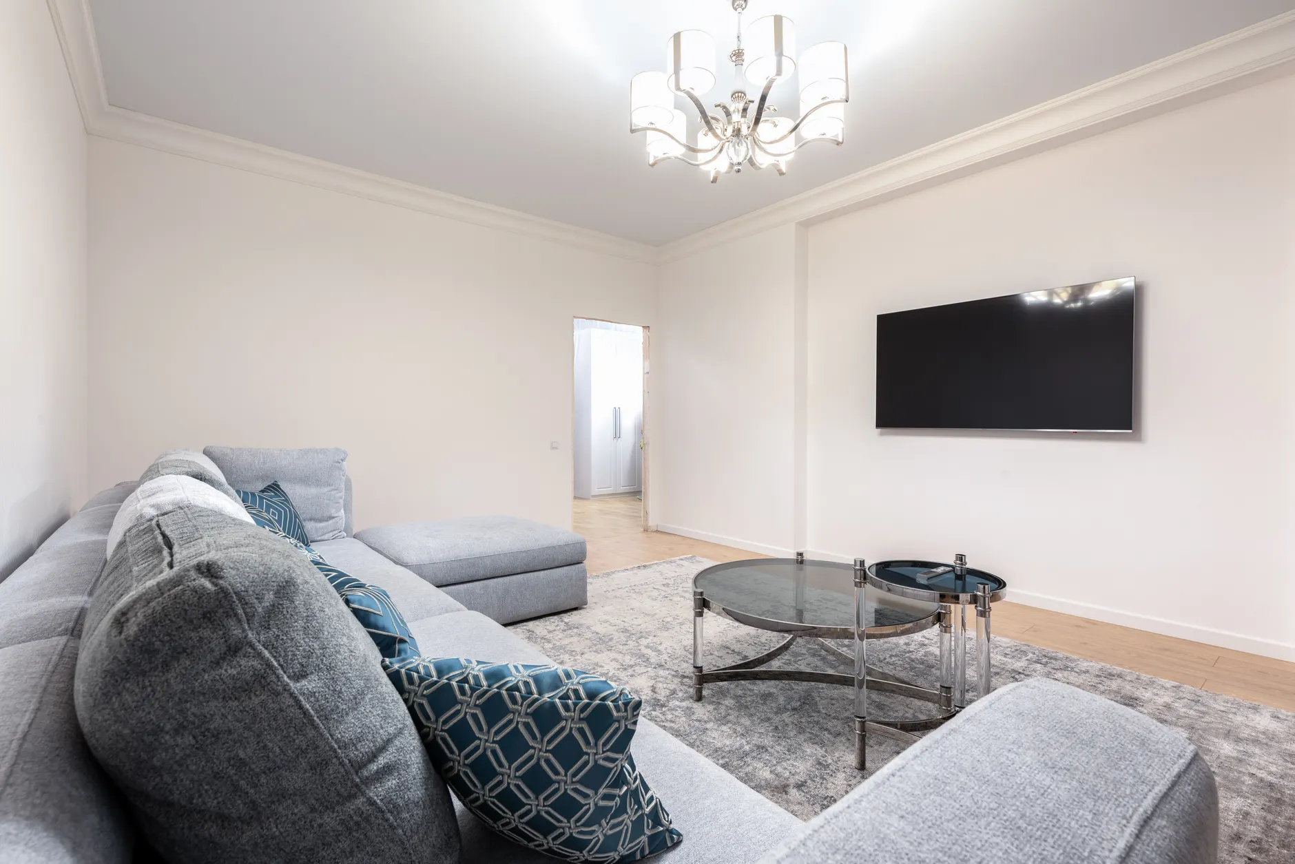 Whole-Home Reworks on Large Lots